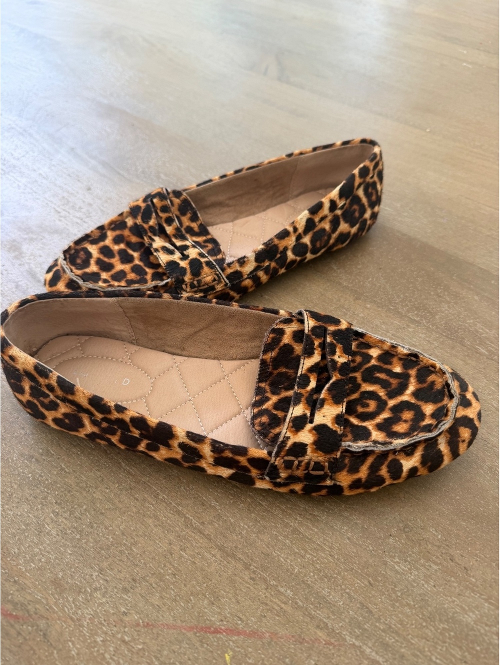 Lands' End Women’s Suede Loafers Size 7.5 Animal Print Slip-On Classic Comfort
